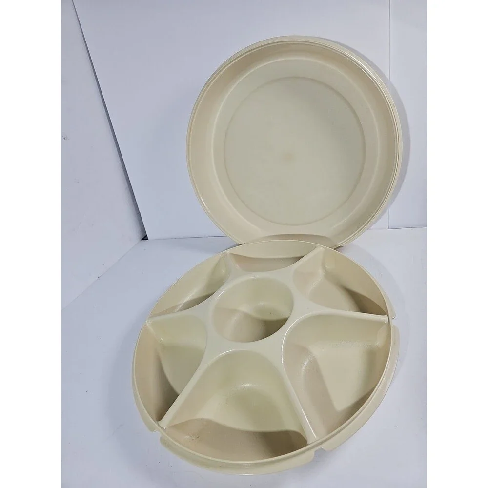 Tupperware 1665 Vintage Divided Party Veggie Snack Dip Tray w/ Lid Beige